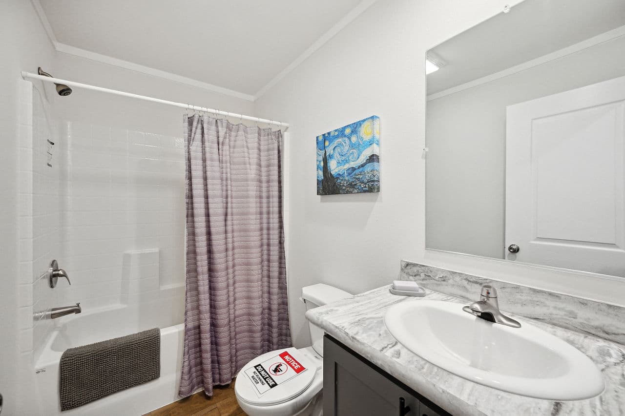 Millcreek 4400 bathroom home features