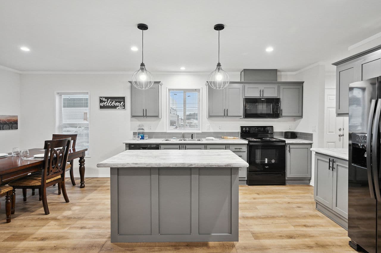 Millcreek 4400 kitchen home features