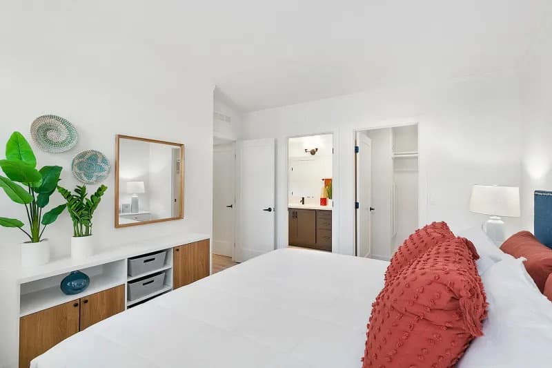 Crystal cove bedroom and interior home features