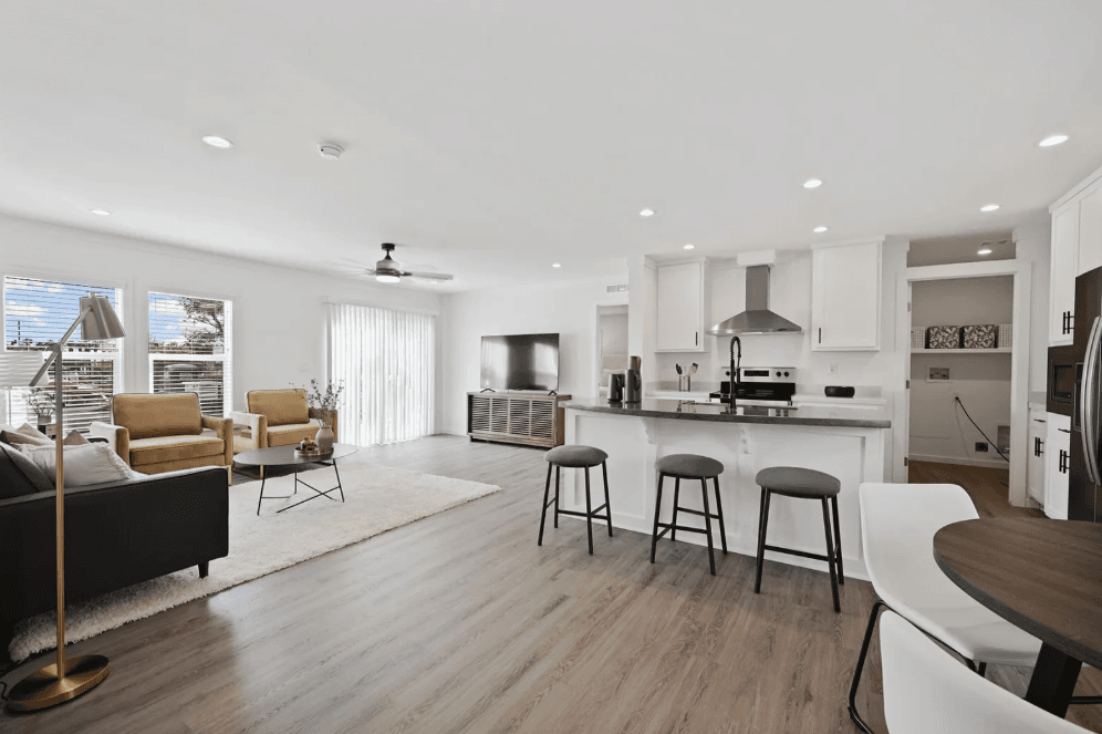 Gs 9904 a interior home features