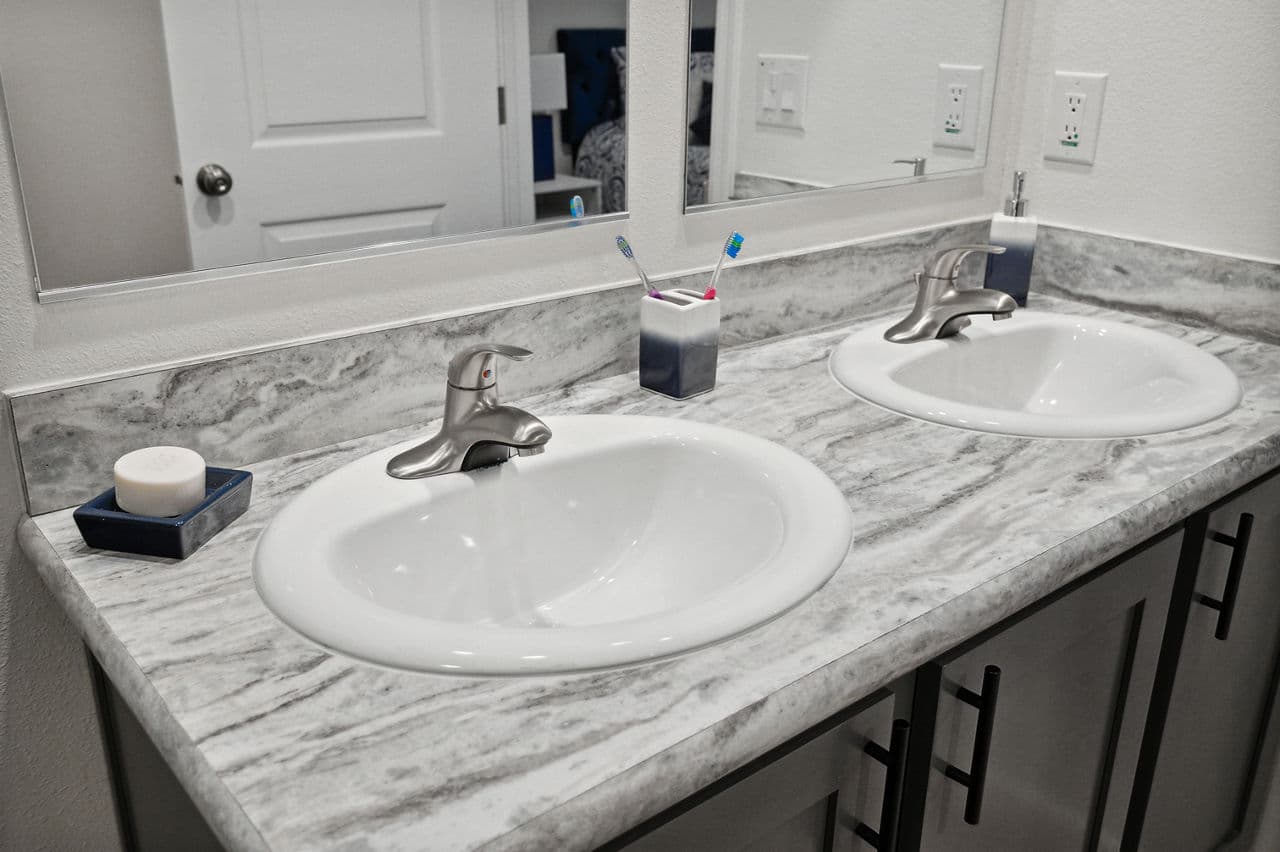 Millcreek 4400 bathroom home features