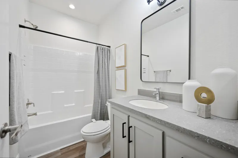 Mammoth park bathroom home features