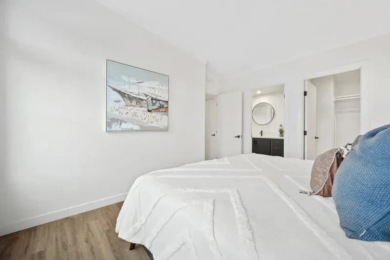 Crystal cove bedroom and interior home features