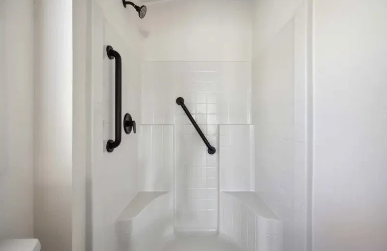 Ath-16 bathroom home features